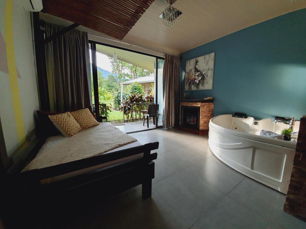 Yellow Tree Suites La Fortuna Eksteriør billede
