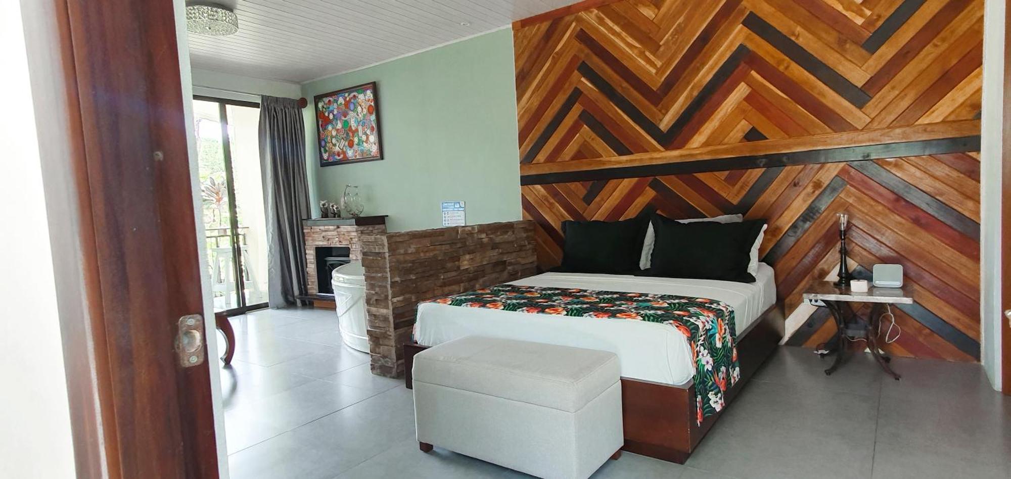 Yellow Tree Suites La Fortuna Eksteriør billede