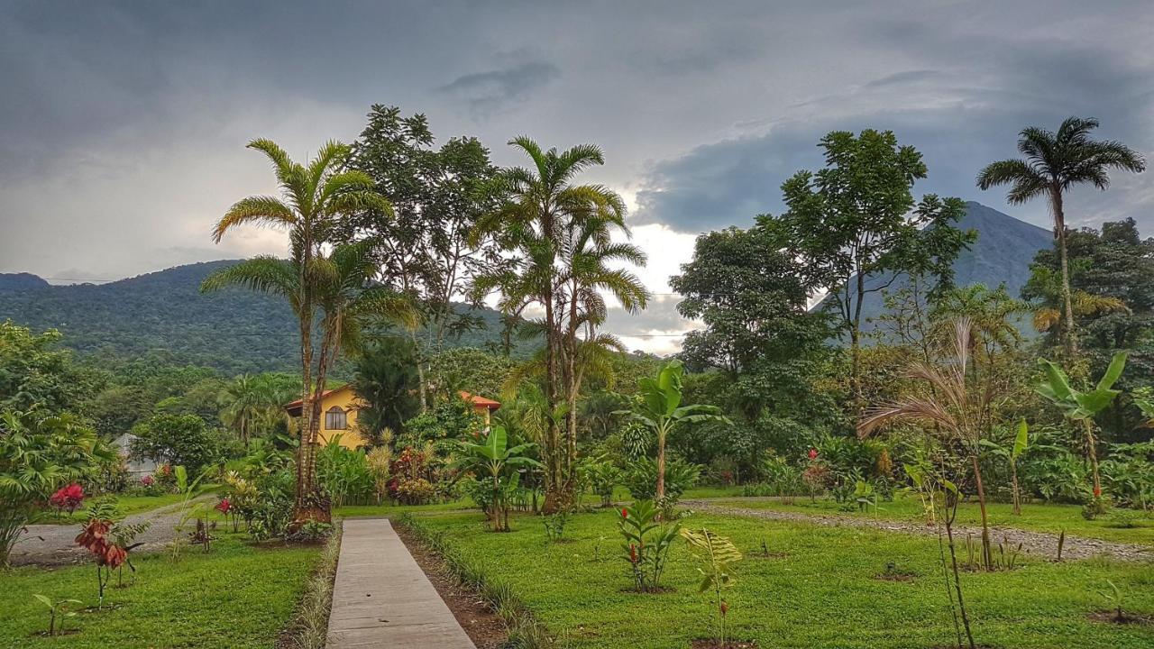 Yellow Tree Suites La Fortuna Eksteriør billede